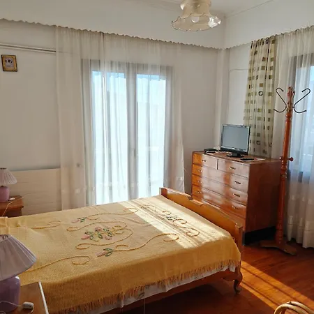 Local House 1st Floor Near Downtown 아파트 *